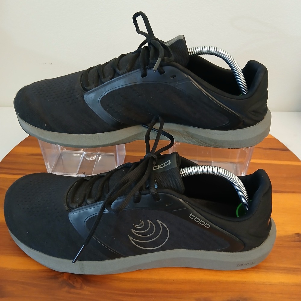 Topo Athletic ST-5 Womens 11 Black Charcoal Minimalist 0mm Drop Running Shoes
